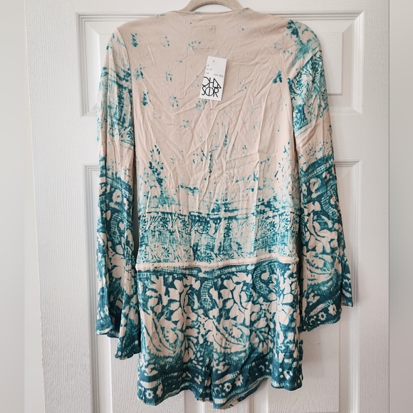 NWT Chaser Surplice Tie Waist Tie-dye Flare Sleeve Romper FLAW - Picture 3 of 7